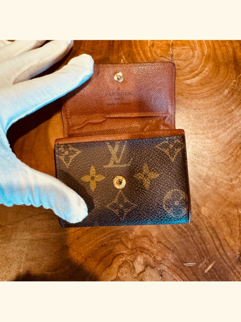 Louis Vuitton Monogram Porte
Monnaie Plat Coin Purse Wallet
Brown/vintage 2001 - Picture 6 of 14